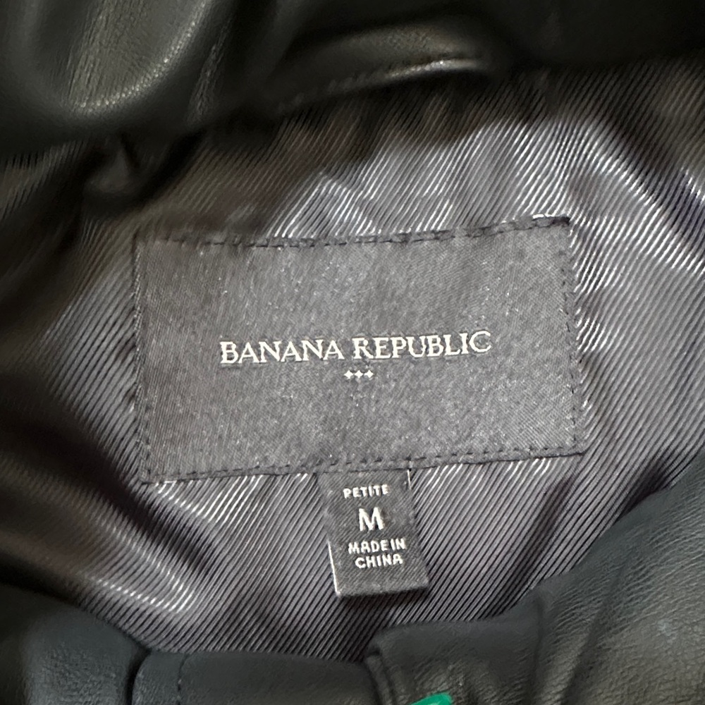 Banana Republic Black Vegan Faux Leather Puffer Vest - Picture 2 of 13